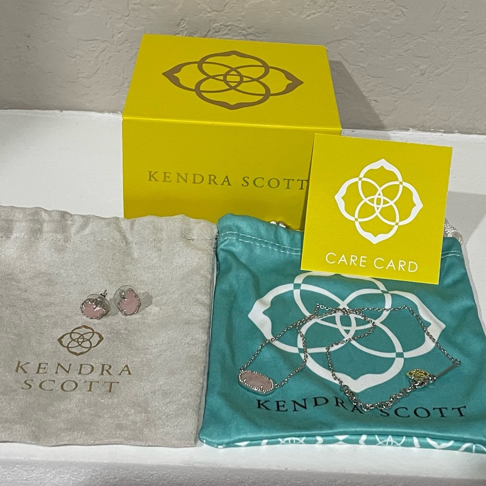 🎁 Kendra Scott Silver Pendant Necklace & Earrings in Rose Quartz